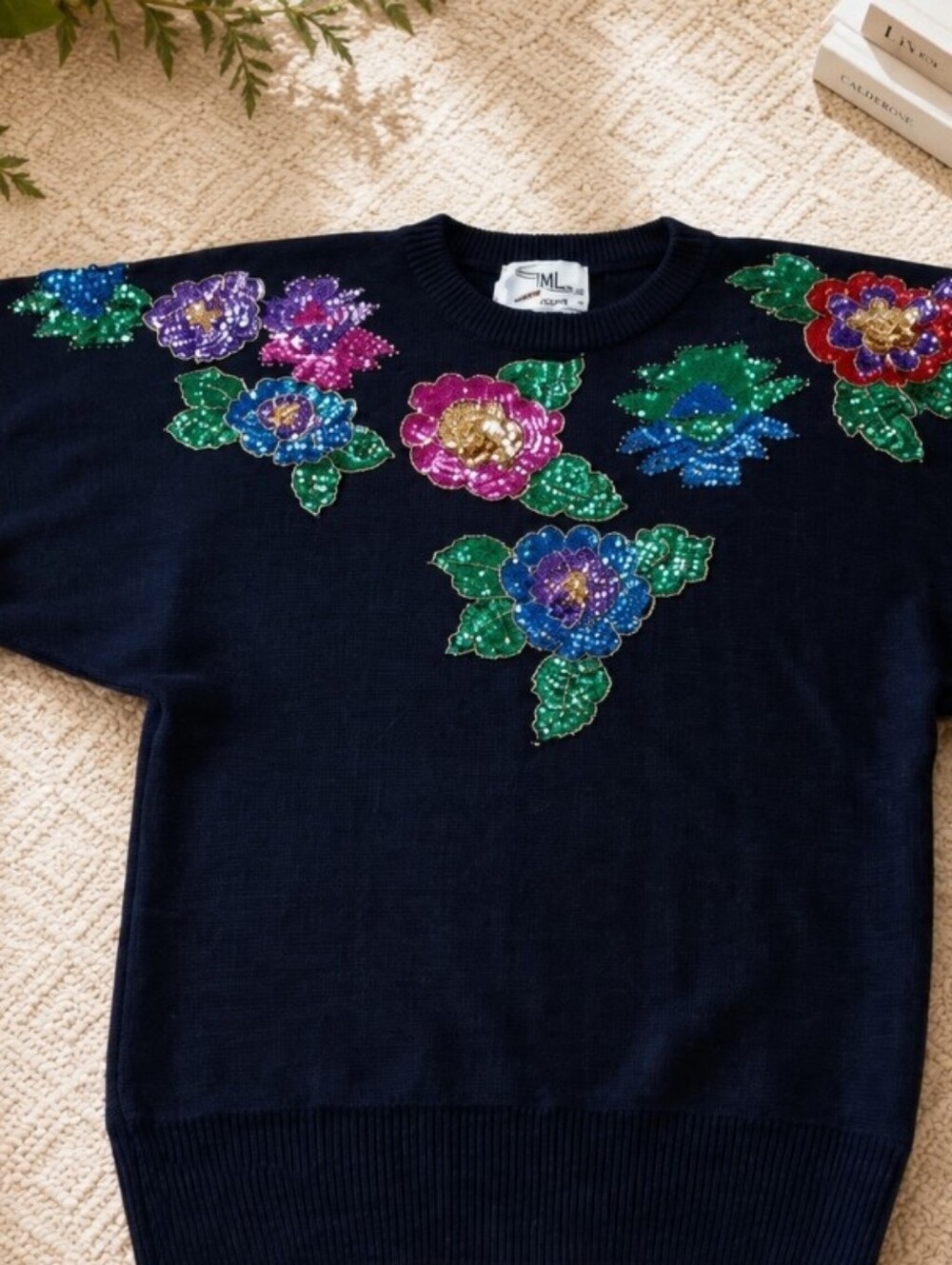 You are going to attract attention in this vintage size medium sequined sweater